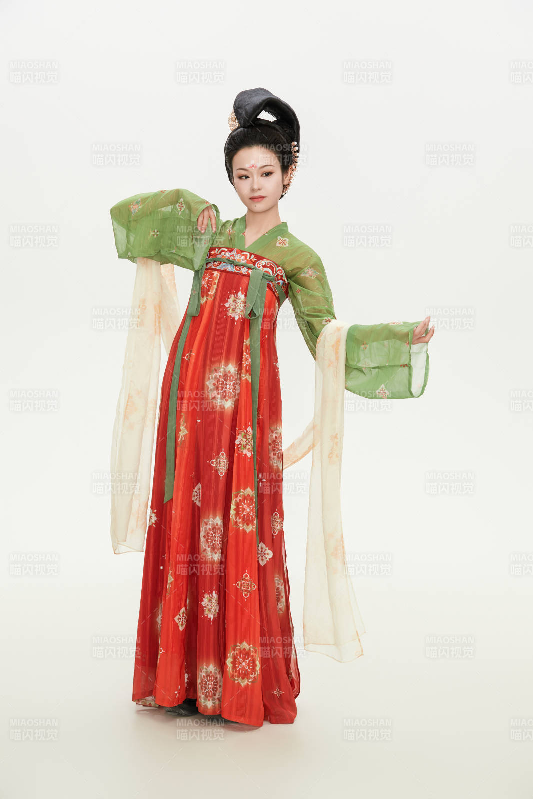 大唐风韵女性古装妆容造型图片