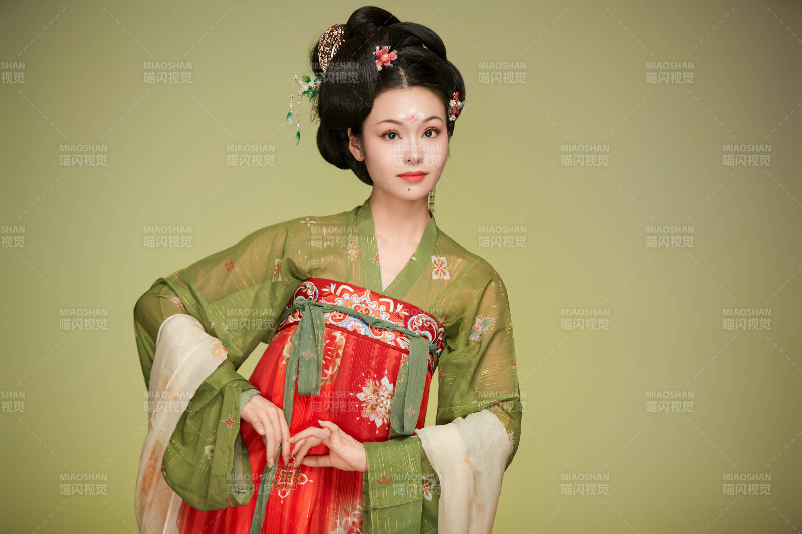 大唐风韵女性古装妆容造型图片