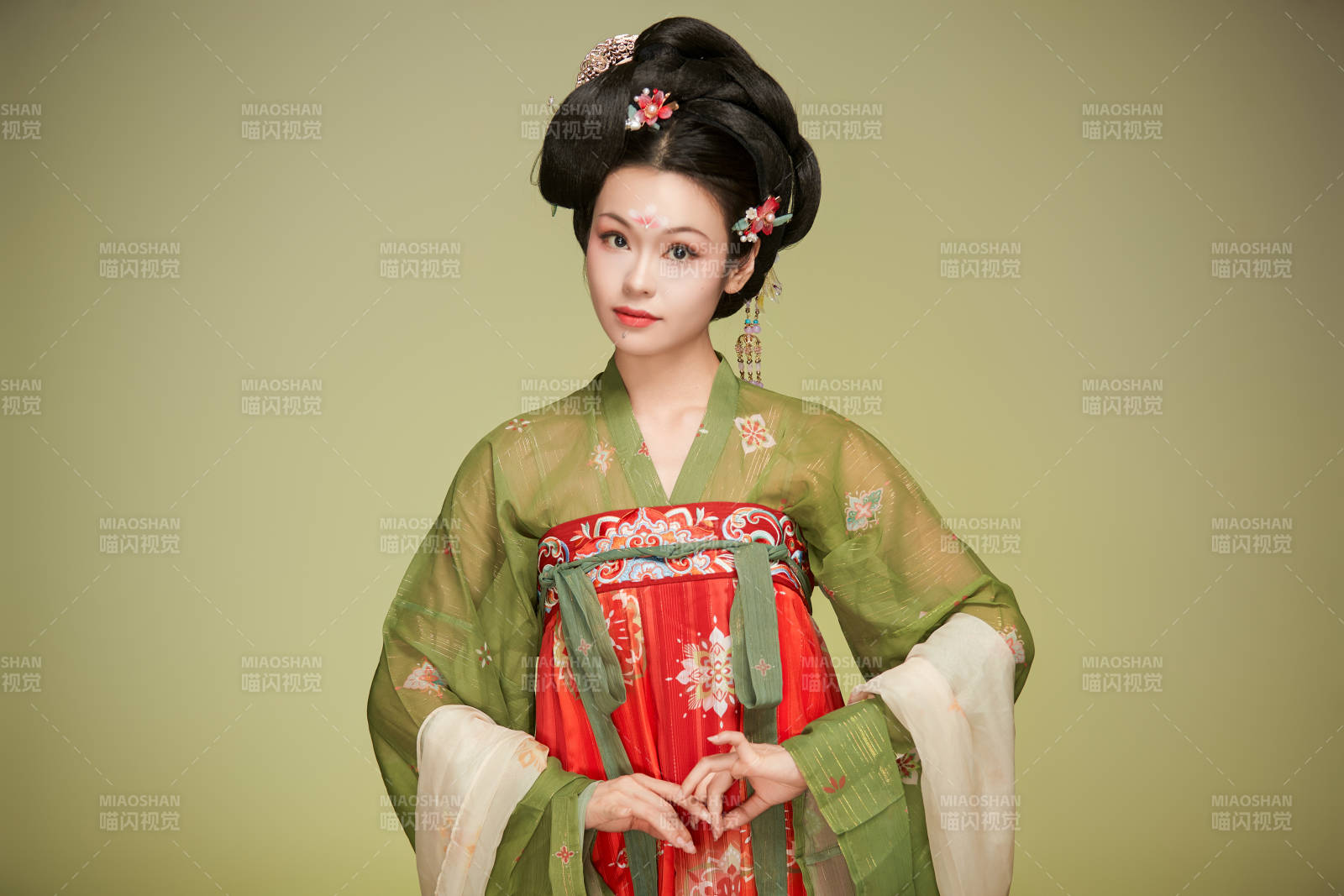 大唐风韵女性古装妆容造型图片