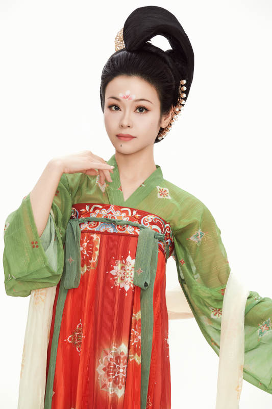 大唐风韵女性古装妆容造型图片