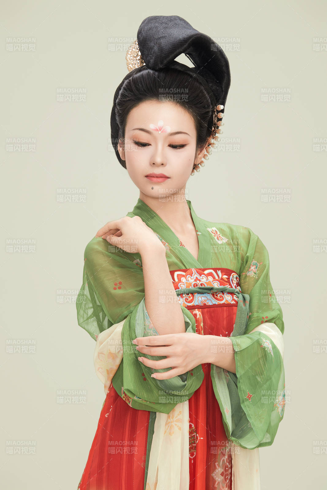 大唐风韵女性古装妆容造型图片