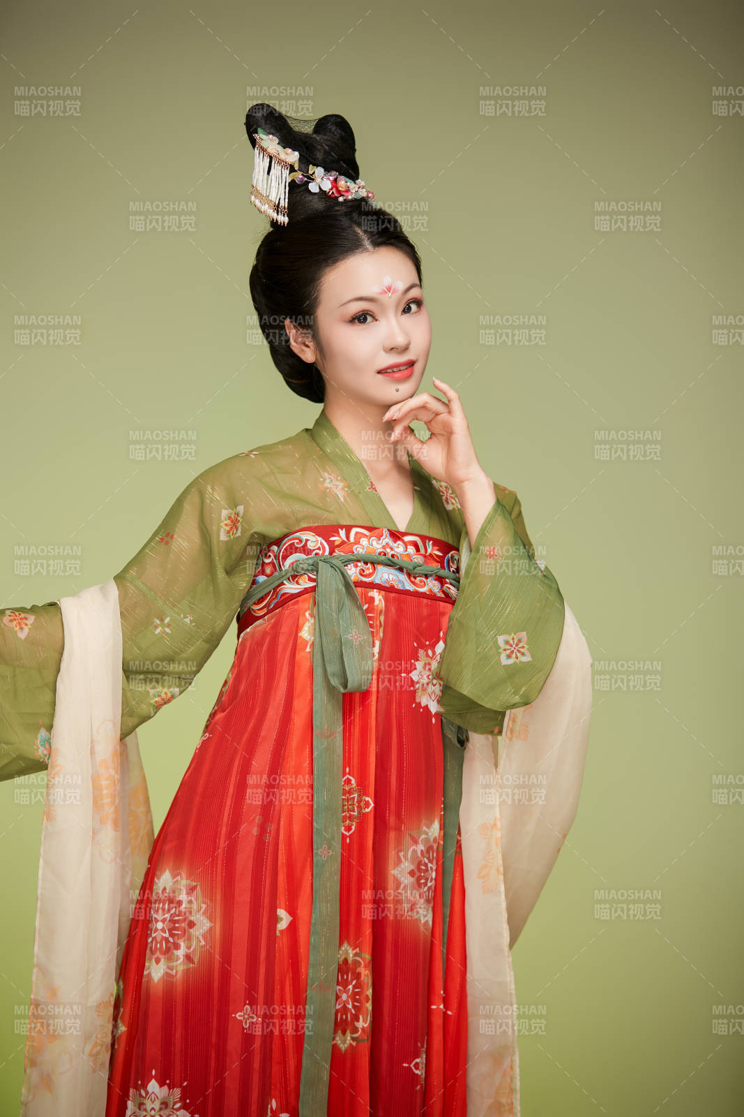 大唐风韵女性古装妆容造型图片