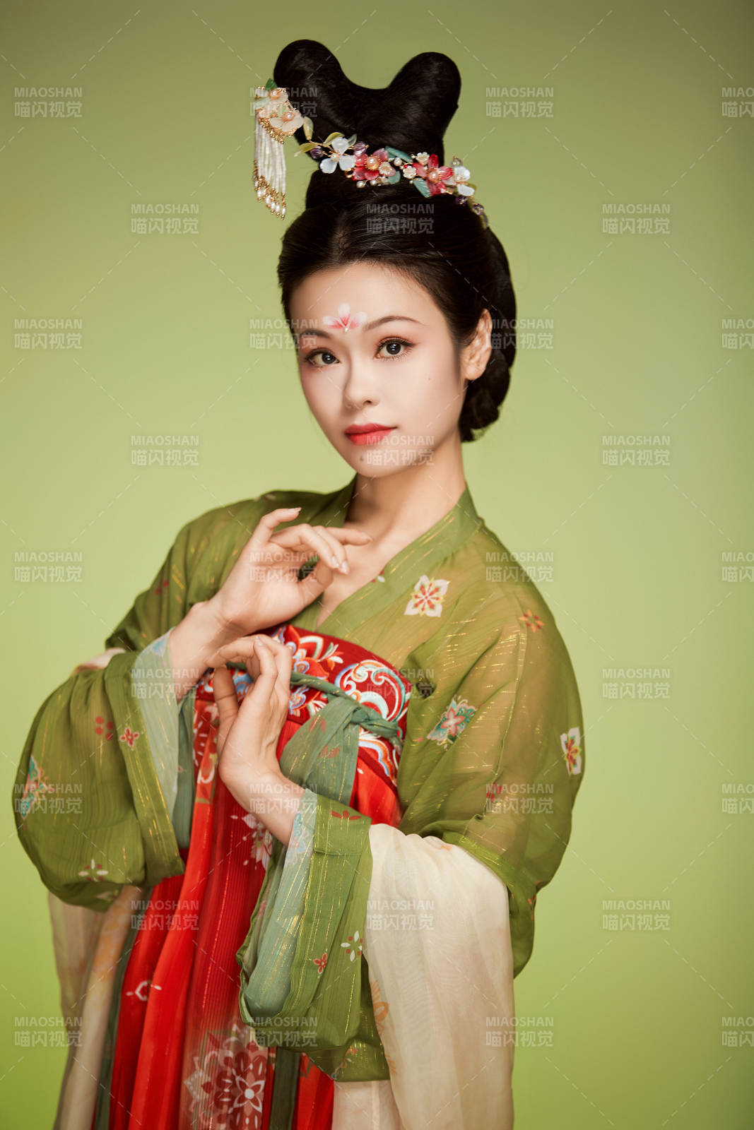 大唐风韵女性古装妆容造型图片