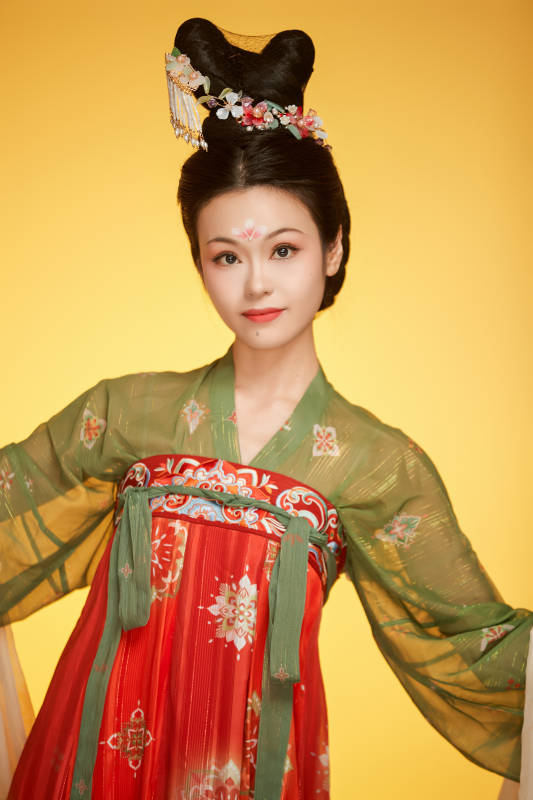 大唐风韵女性古装妆容造型图片