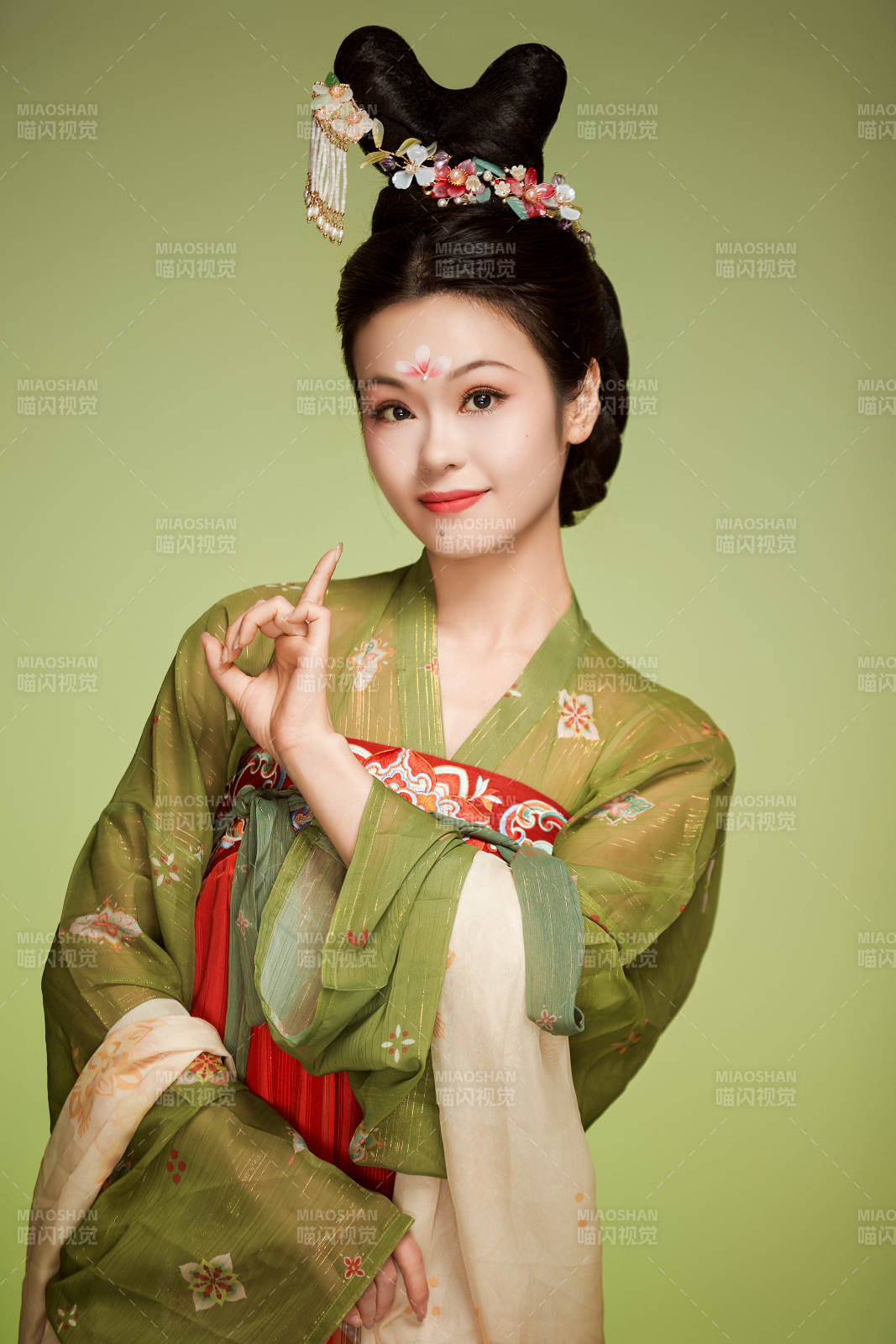 大唐风韵女性古装妆容造型图片