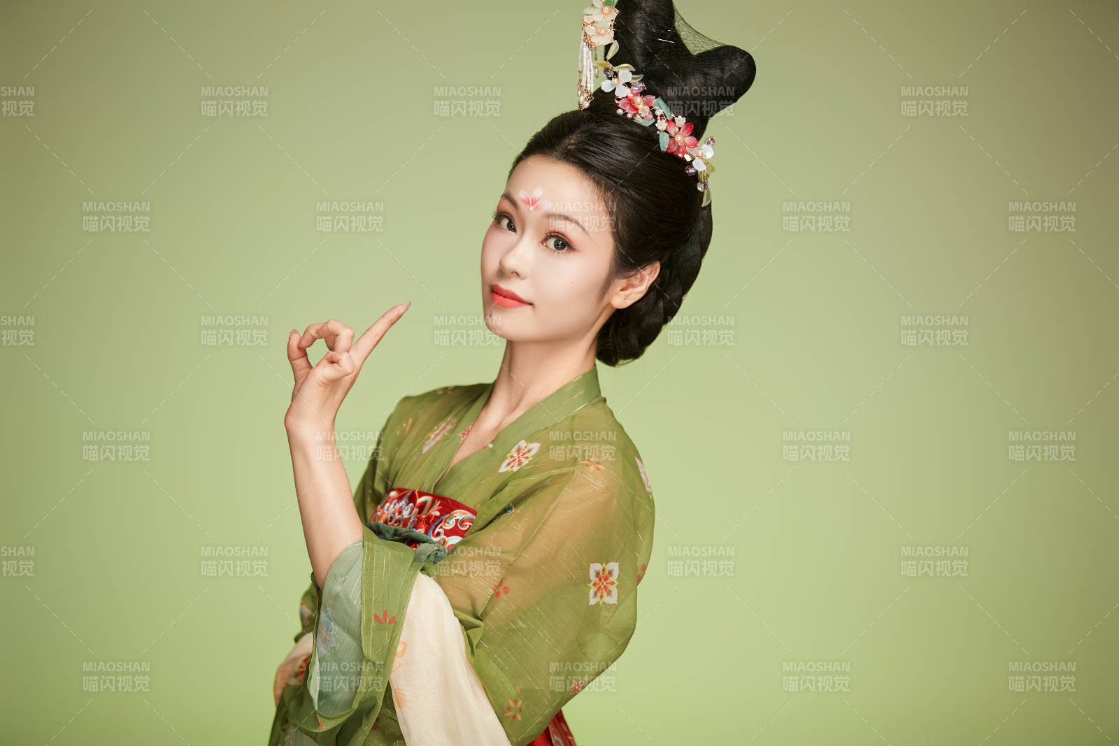 大唐风韵女性古装妆容造型图片