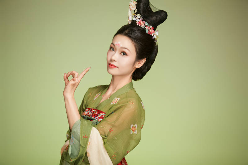 大唐风韵女性古装妆容造型图片
