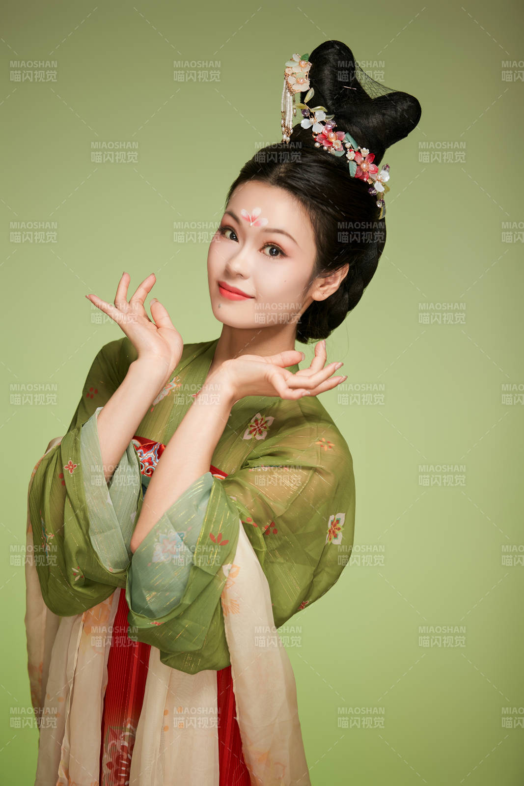 大唐风韵女性古装妆容造型图片