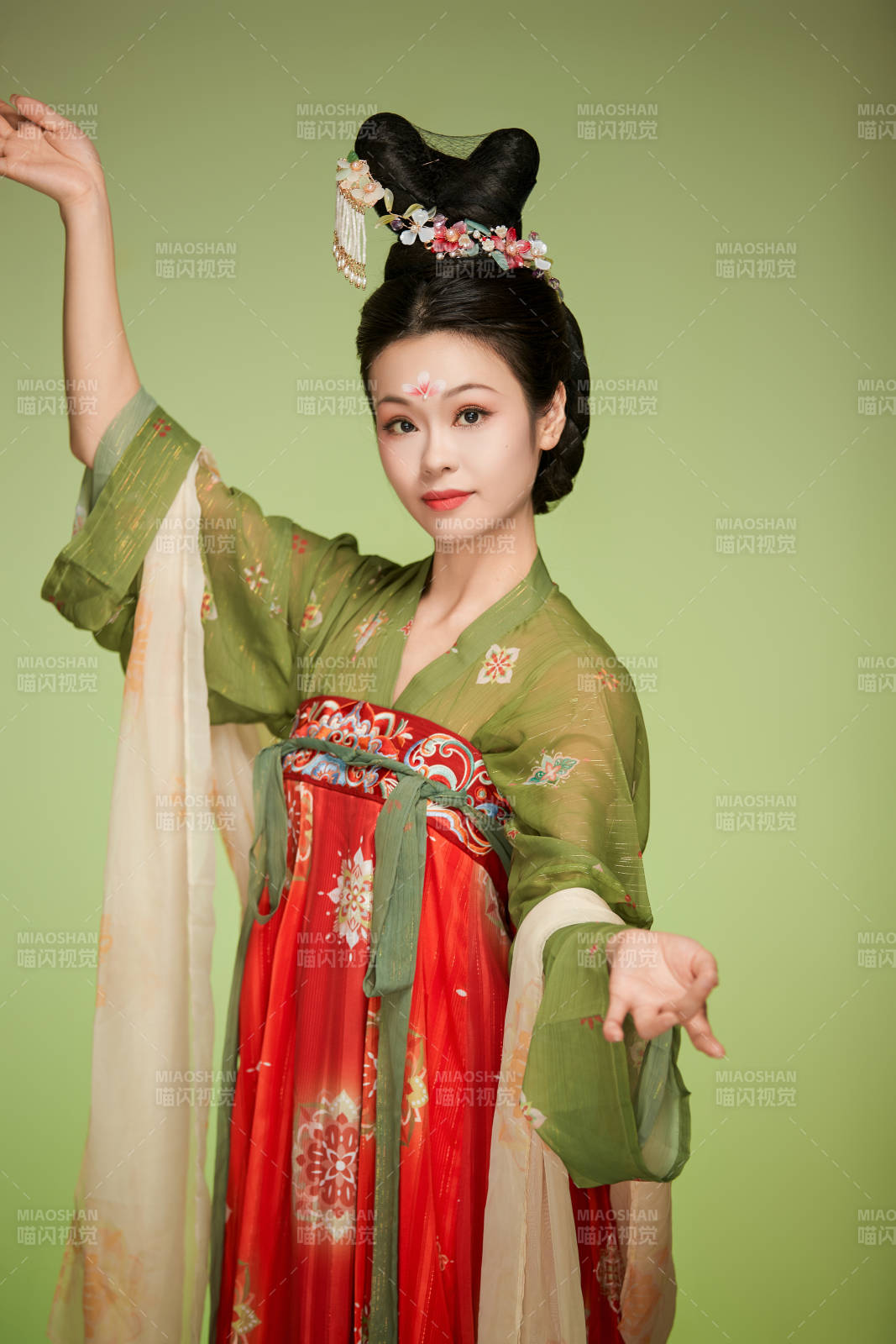 大唐风韵女性古装妆容造型图片