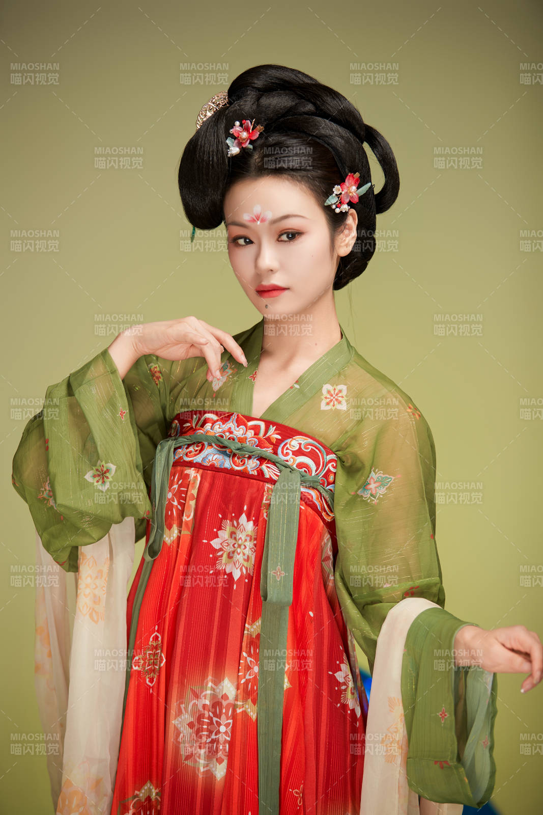 大唐风韵女性古装妆容造型图片