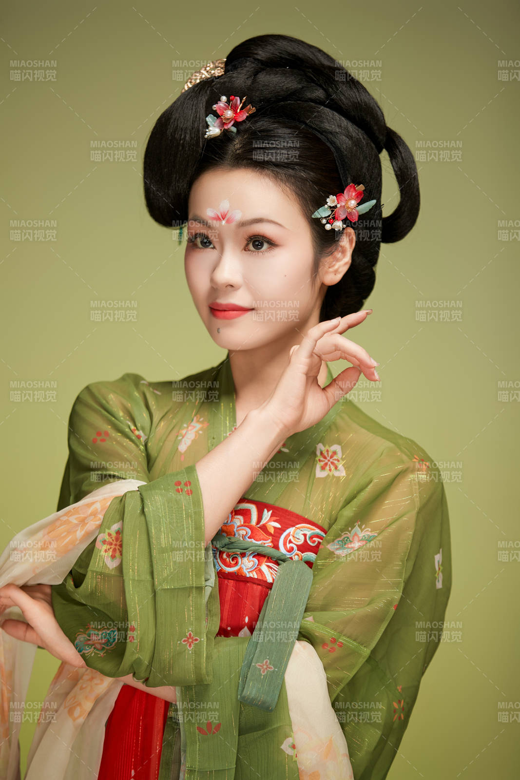 大唐风韵女性古装妆容造型图片