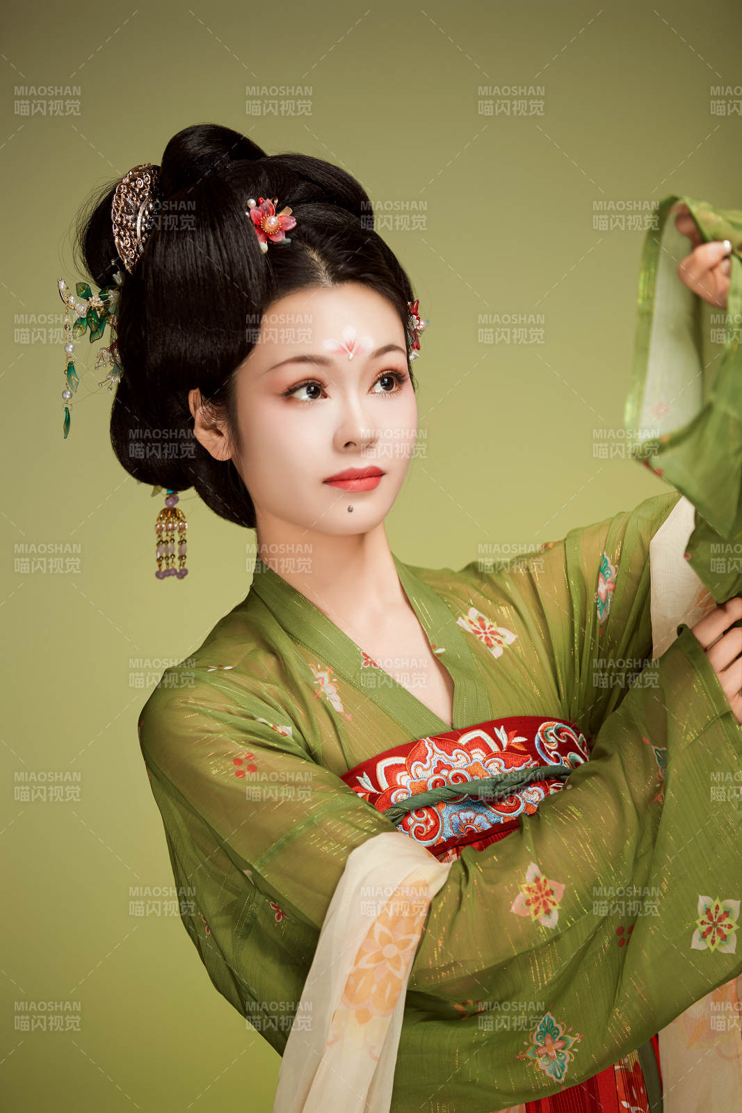 大唐风韵女性古装妆容造型图片