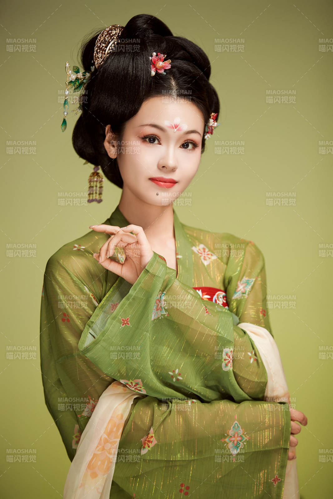 大唐风韵女性古装妆容造型图片