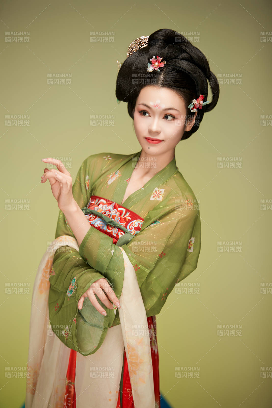 大唐风韵女性古装妆容造型图片