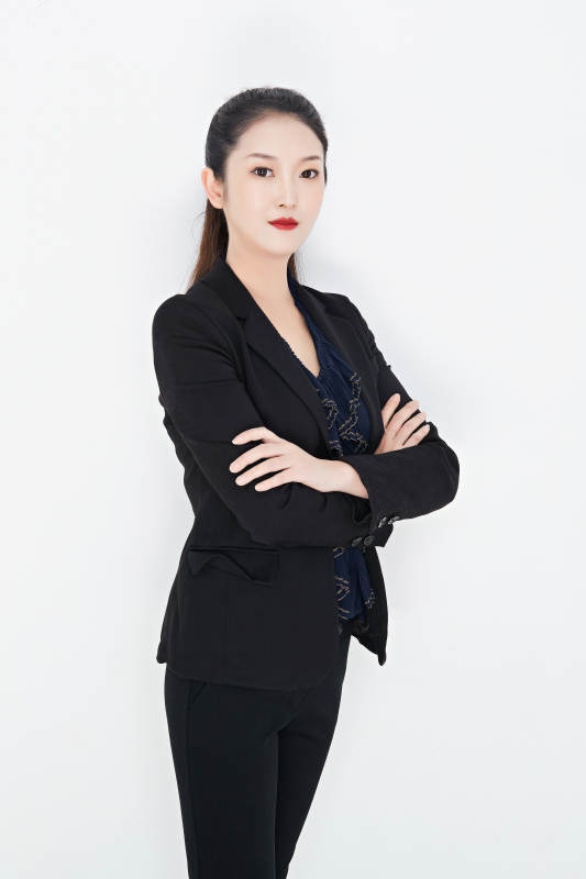 白色背景下的美丽商务女性肖像图片