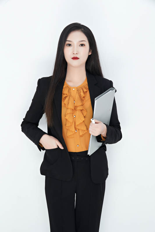 白色背景下的美丽商务女性肖像图片