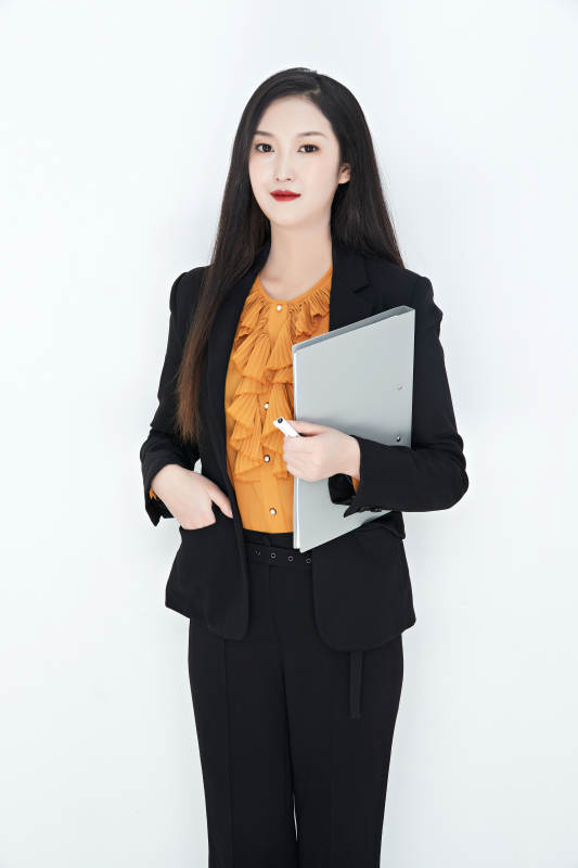 白色背景下的美丽商务女性肖像图片