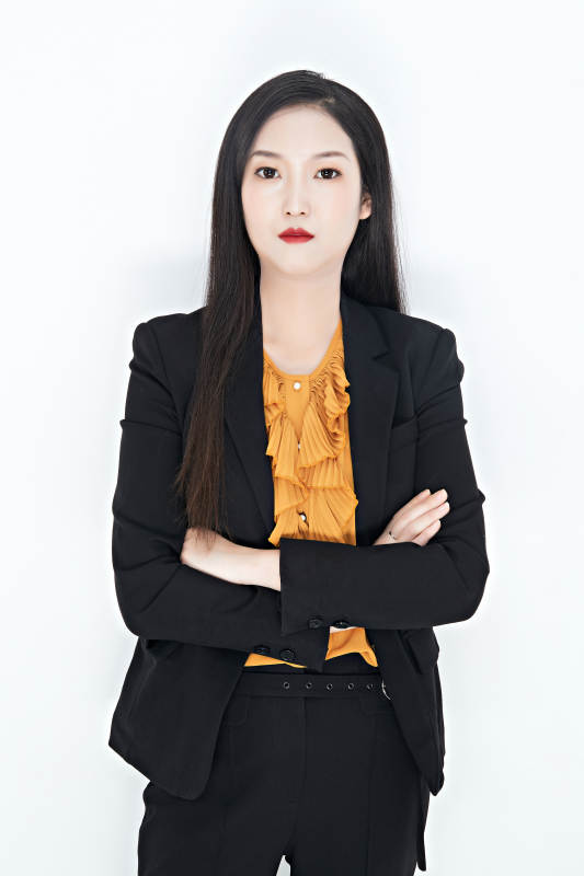 白色背景下的美丽商务女性肖像图片