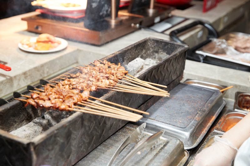 传统烧烤美食烤羊肉串图片