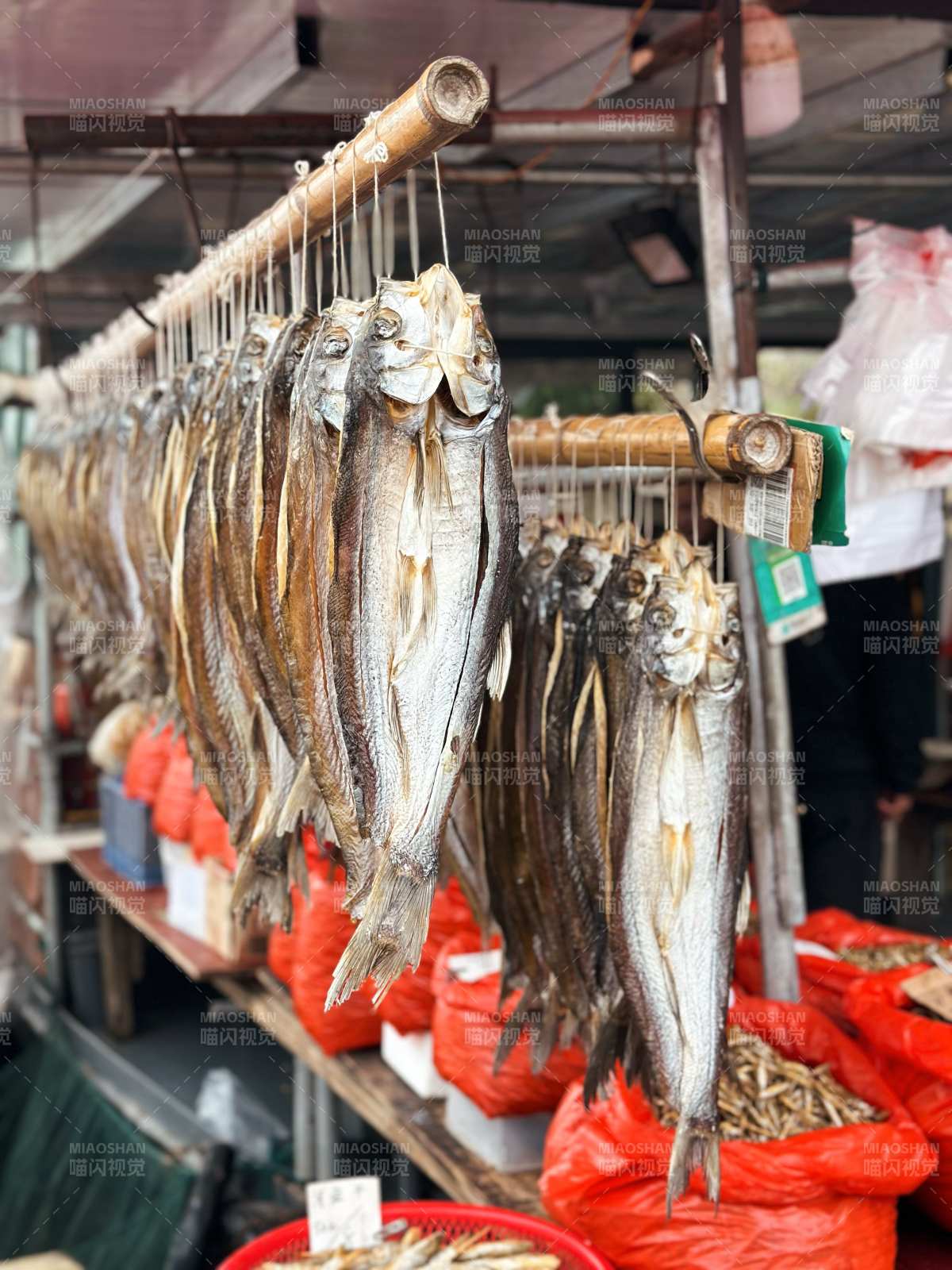 风干鱼市集图片
