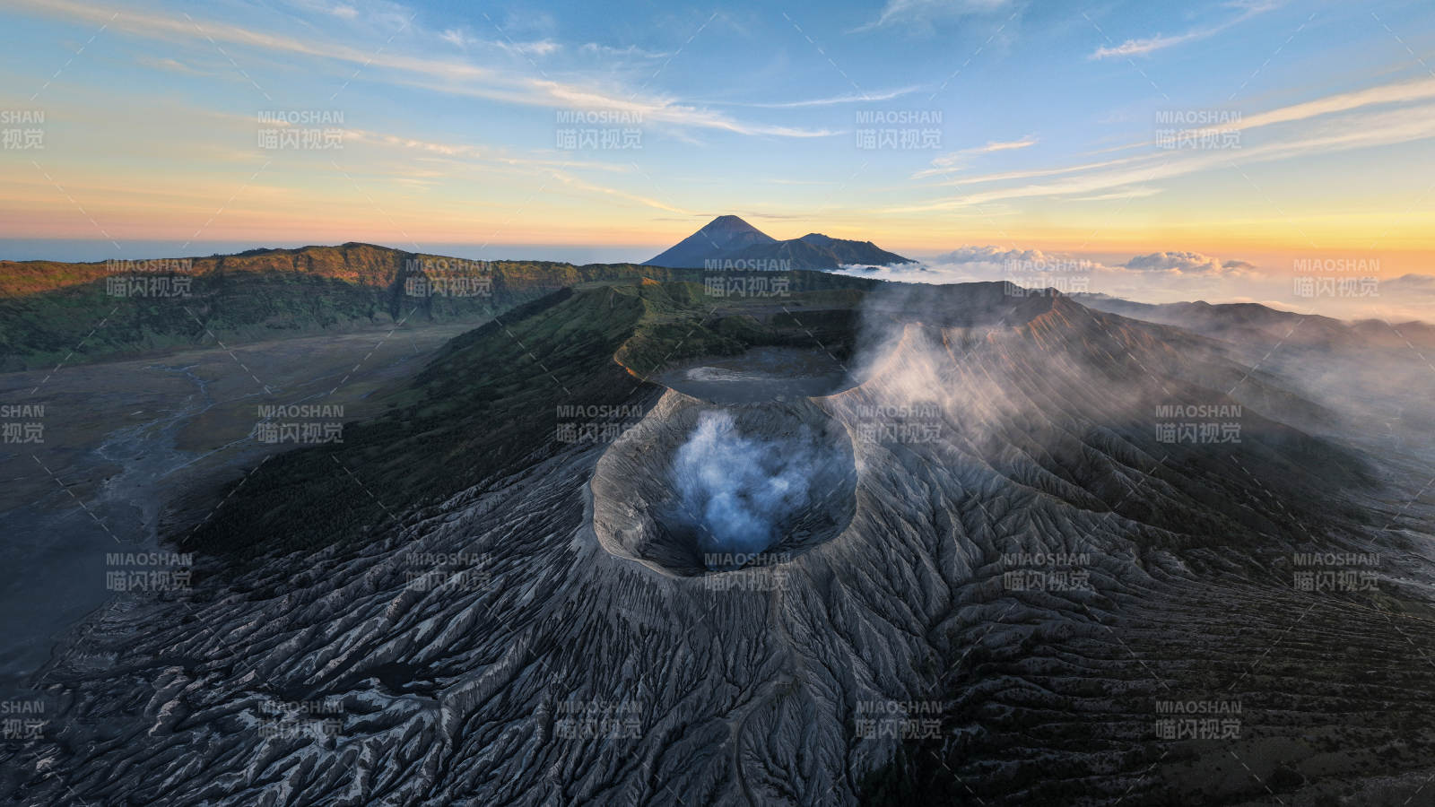 布罗莫火山口晨曦美景图片