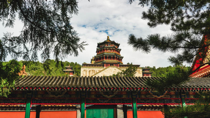 颐和园古塔映翠林图片