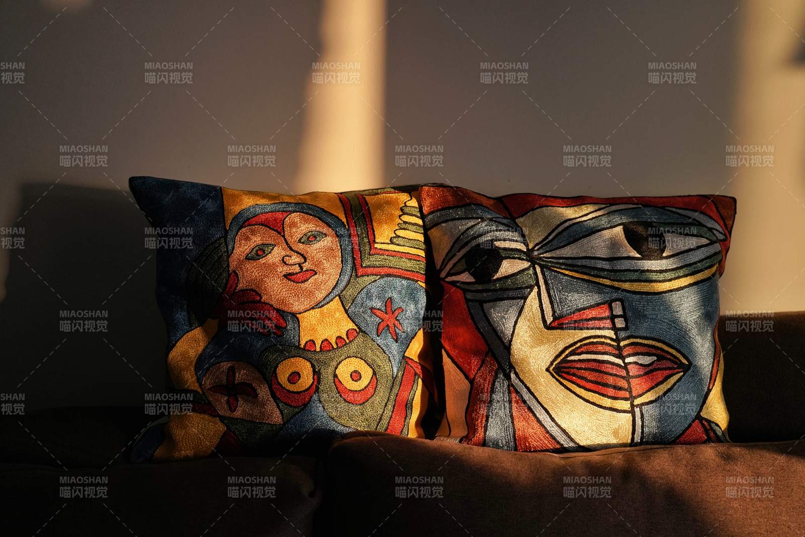 艺术脸谱抱枕图片