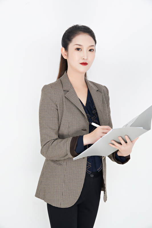 白色背景下的美丽商务女性肖像图片