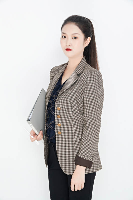 白色背景下的美丽商务女性肖像图片