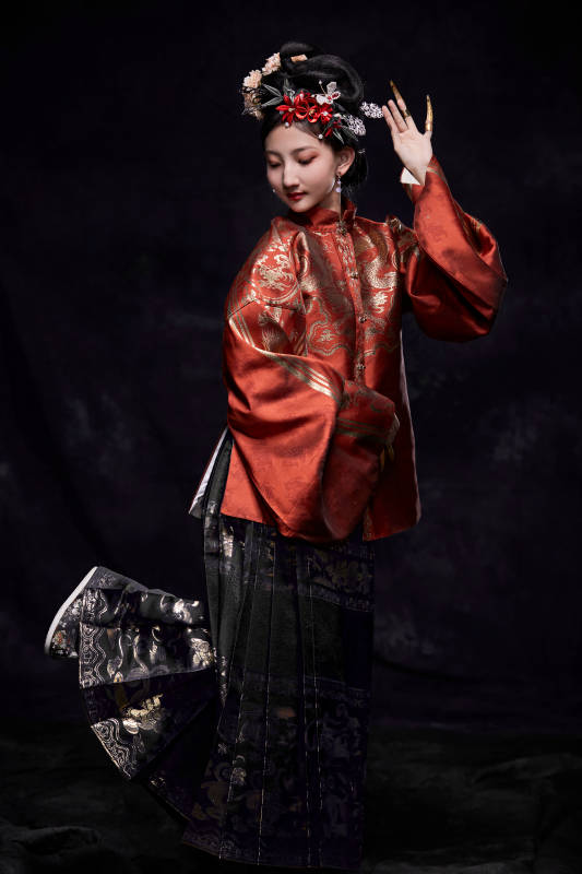 身穿明朝古装汉服的东方少女图片