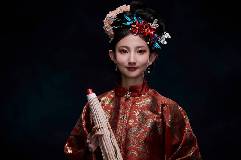 身穿明朝古装汉服的东方少女图片