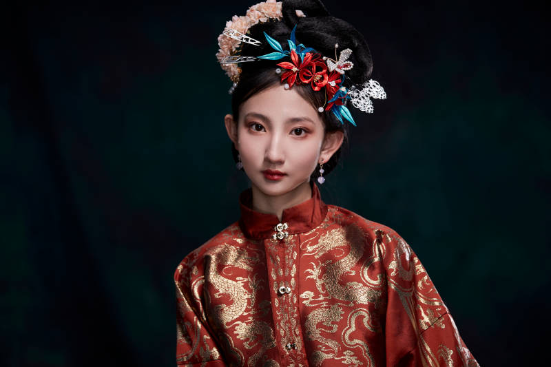 身穿明朝古装汉服的东方少女图片