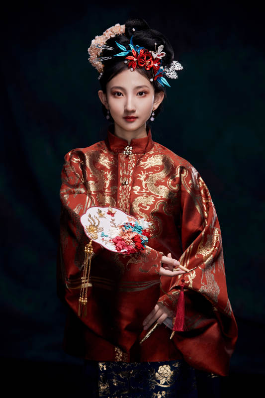 身穿明朝古装汉服的东方少女图片