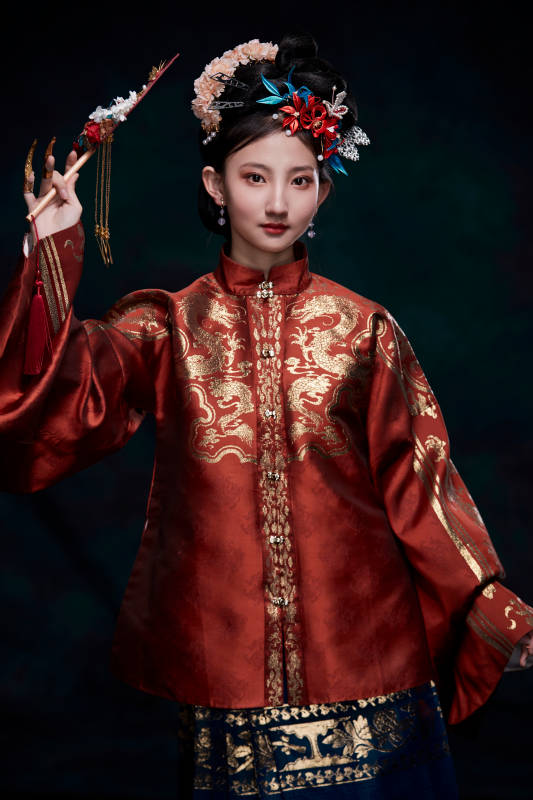 身穿明朝古装汉服的东方少女图片