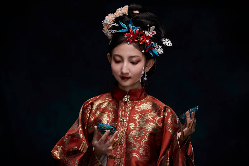 身穿明朝古装汉服的东方少女图片