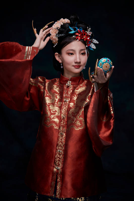 身穿明朝古装汉服的东方少女图片