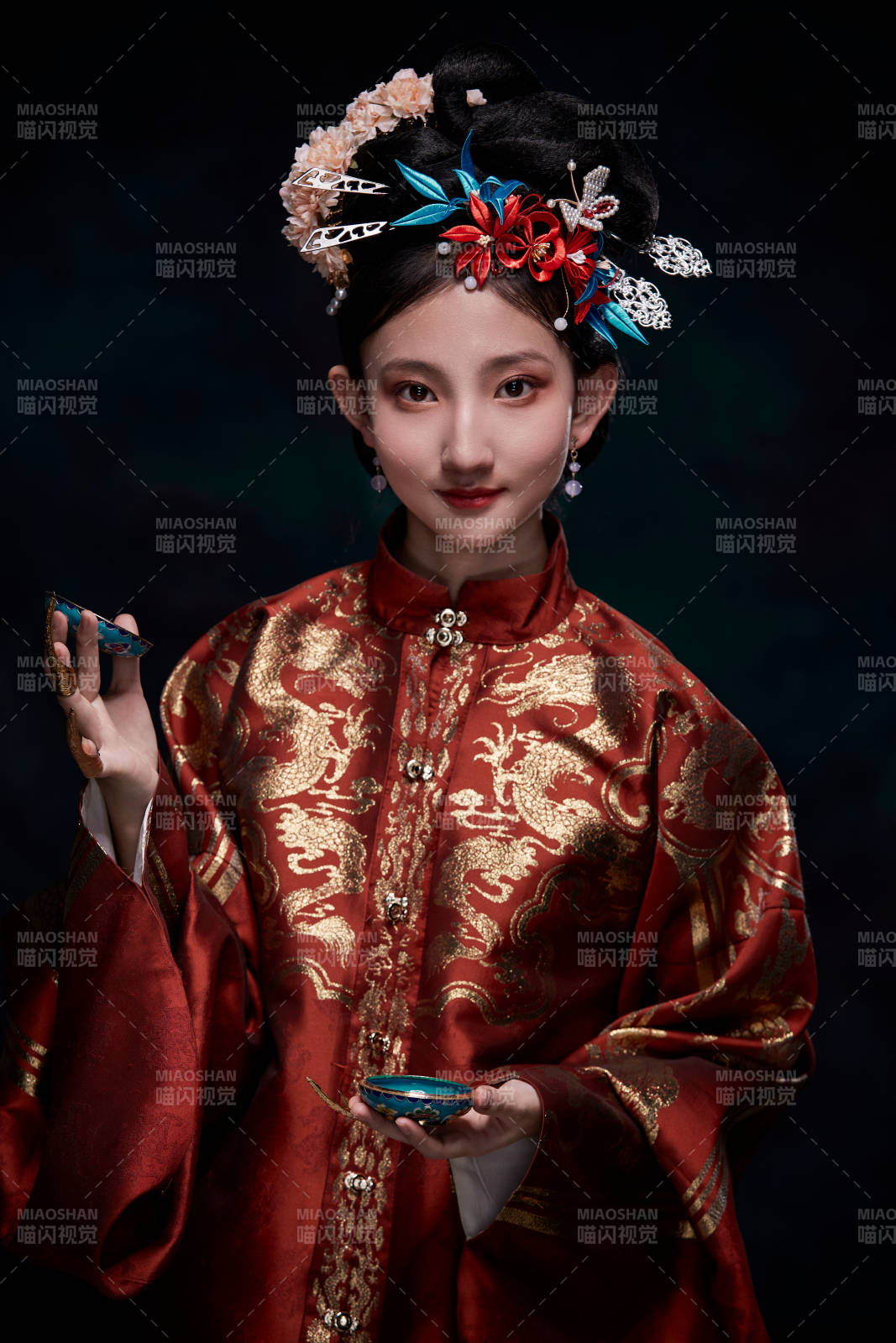 身穿明朝古装汉服的东方少女图片