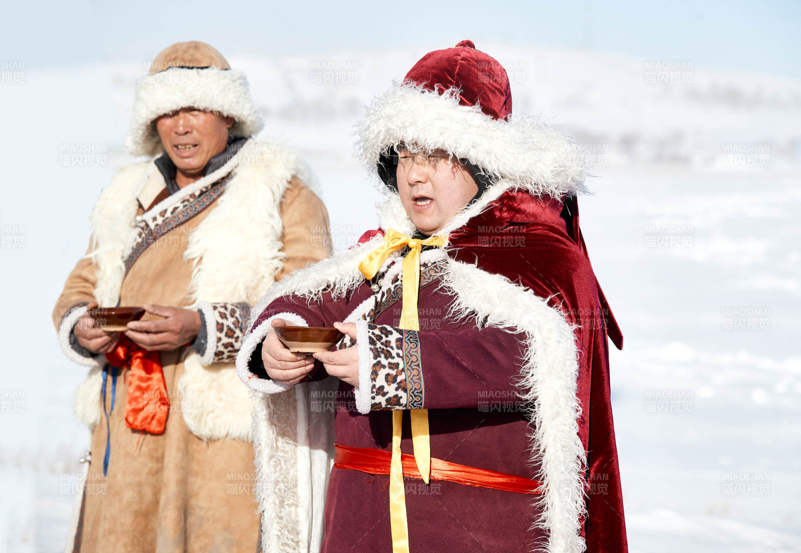 冬季冰上捕鱼开网祈福祭祀仪式图片