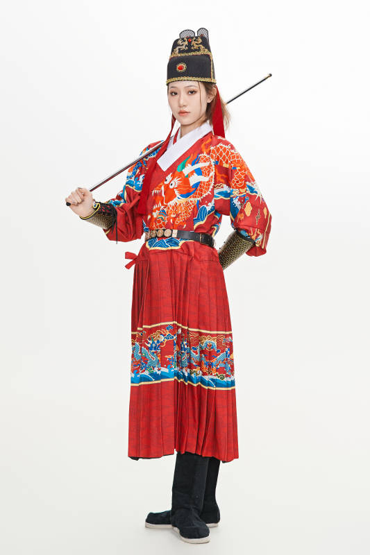 身穿明朝飞鱼服英气十足的亚洲美女图片