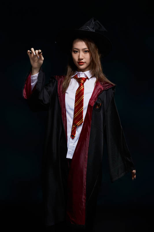 哈利波特角色扮演的亚洲美女图片