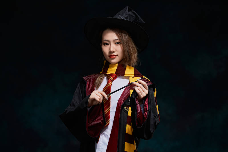 哈利波特角色扮演的亚洲美女图片