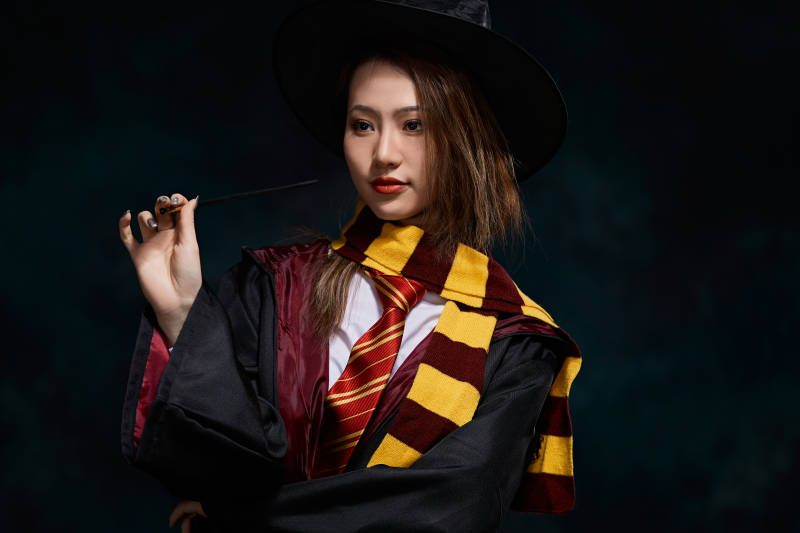 哈利波特角色扮演的亚洲美女图片