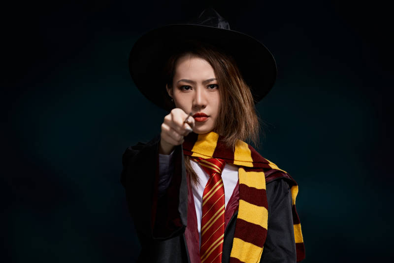 哈利波特角色扮演的亚洲美女图片
