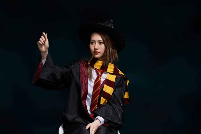 哈利波特角色扮演的亚洲美女图片