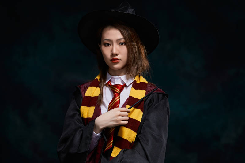 哈利波特角色扮演的亚洲美女图片