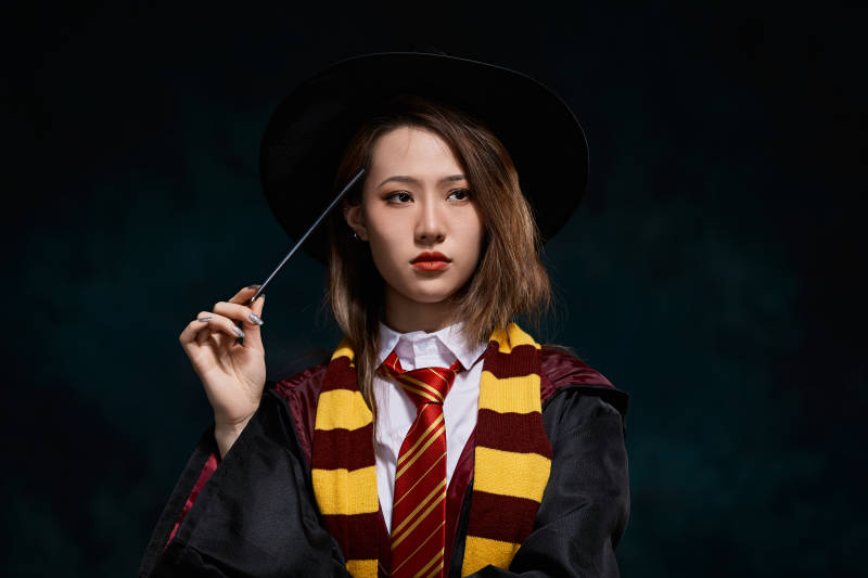 哈利波特角色扮演的亚洲美女图片