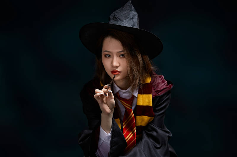 哈利波特角色扮演的亚洲美女图片