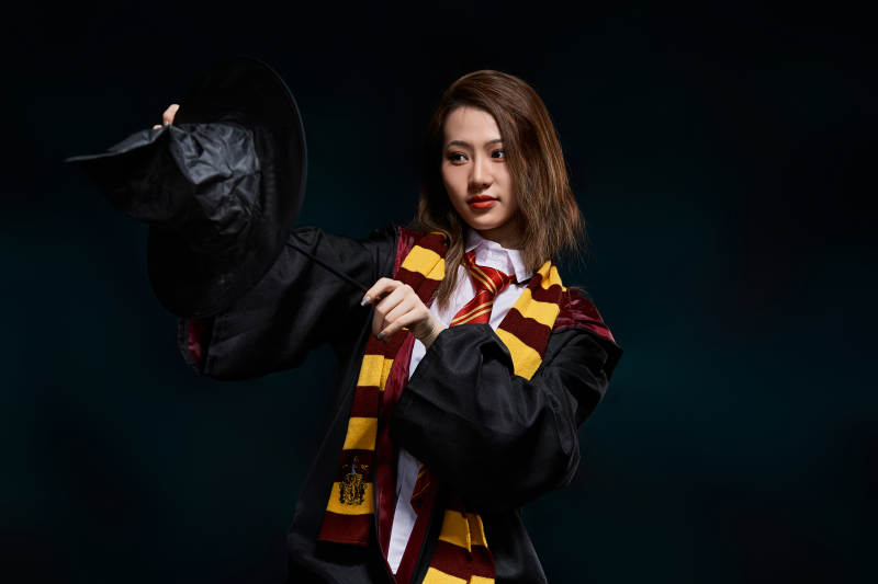 哈利波特角色扮演的亚洲美女图片