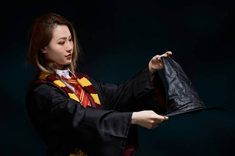 哈利波特角色扮演的亚洲美女图片