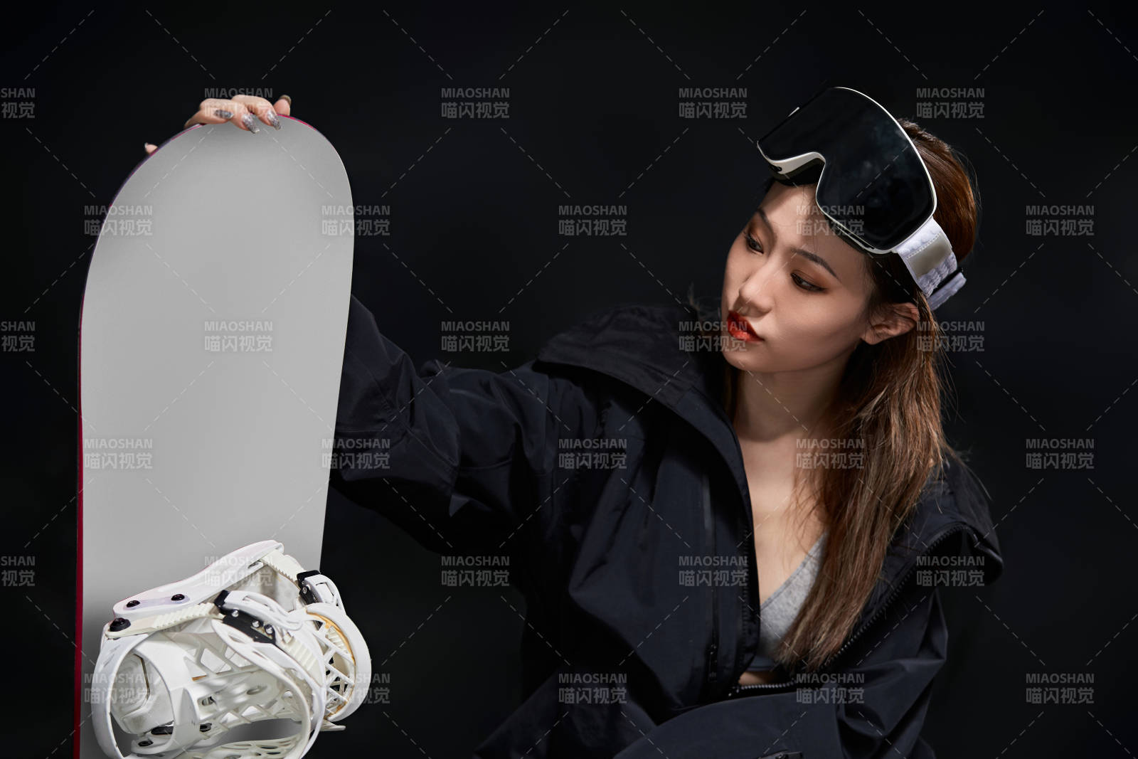 哈利波特角色扮演的亚洲美女图片